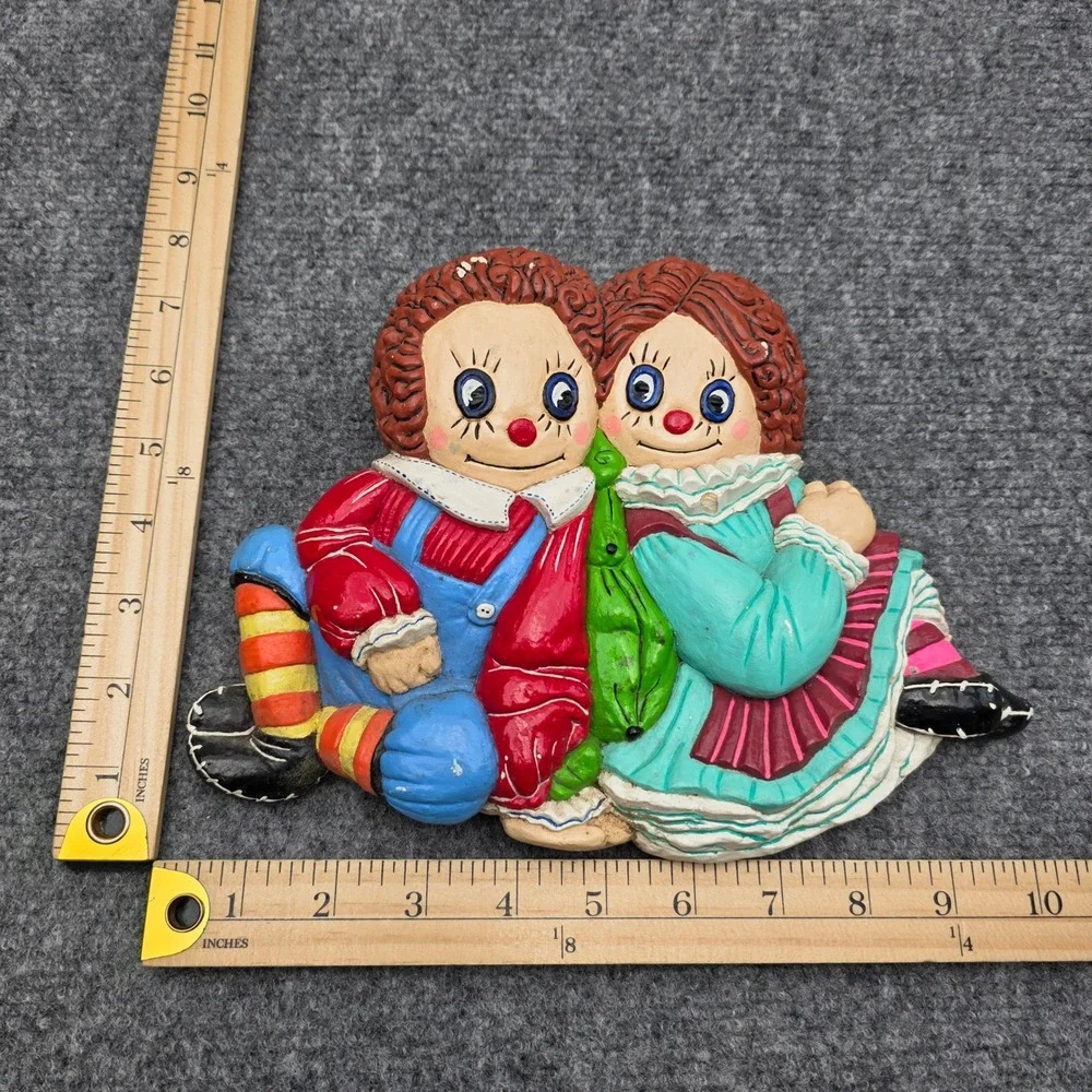 Vintage Raggedy Ann and Andy Chalkware Wall Plaque Hand Painted 10